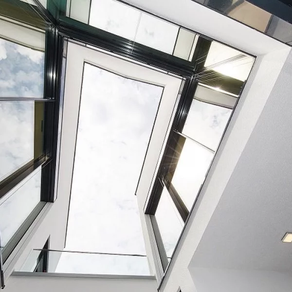 Besondere Architektur - Rückzugsort dank hinterem Grundstück und privatem Atrium*