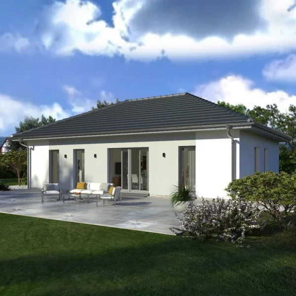 Zur Terrasse hin öffnet sich der Bungalow sofort. Dadurch wirkt der Alltag auf einer Ebene leichter.