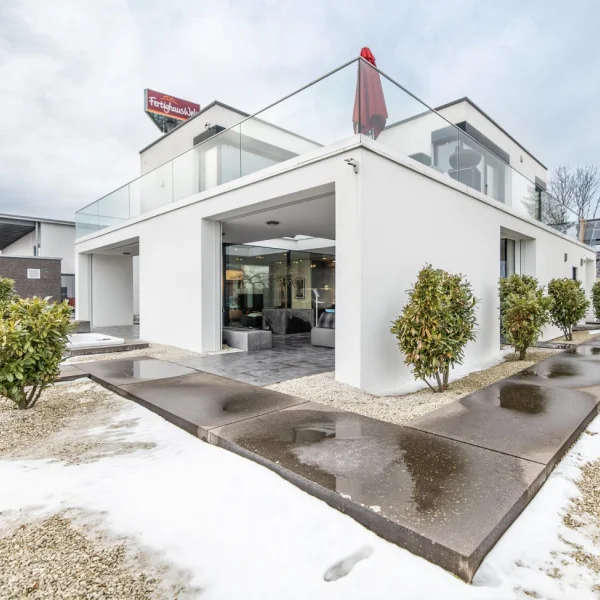Haus mit viel Freiraum und viel Licht für ihr neues Leben ! Mit Grundstück berechnet !